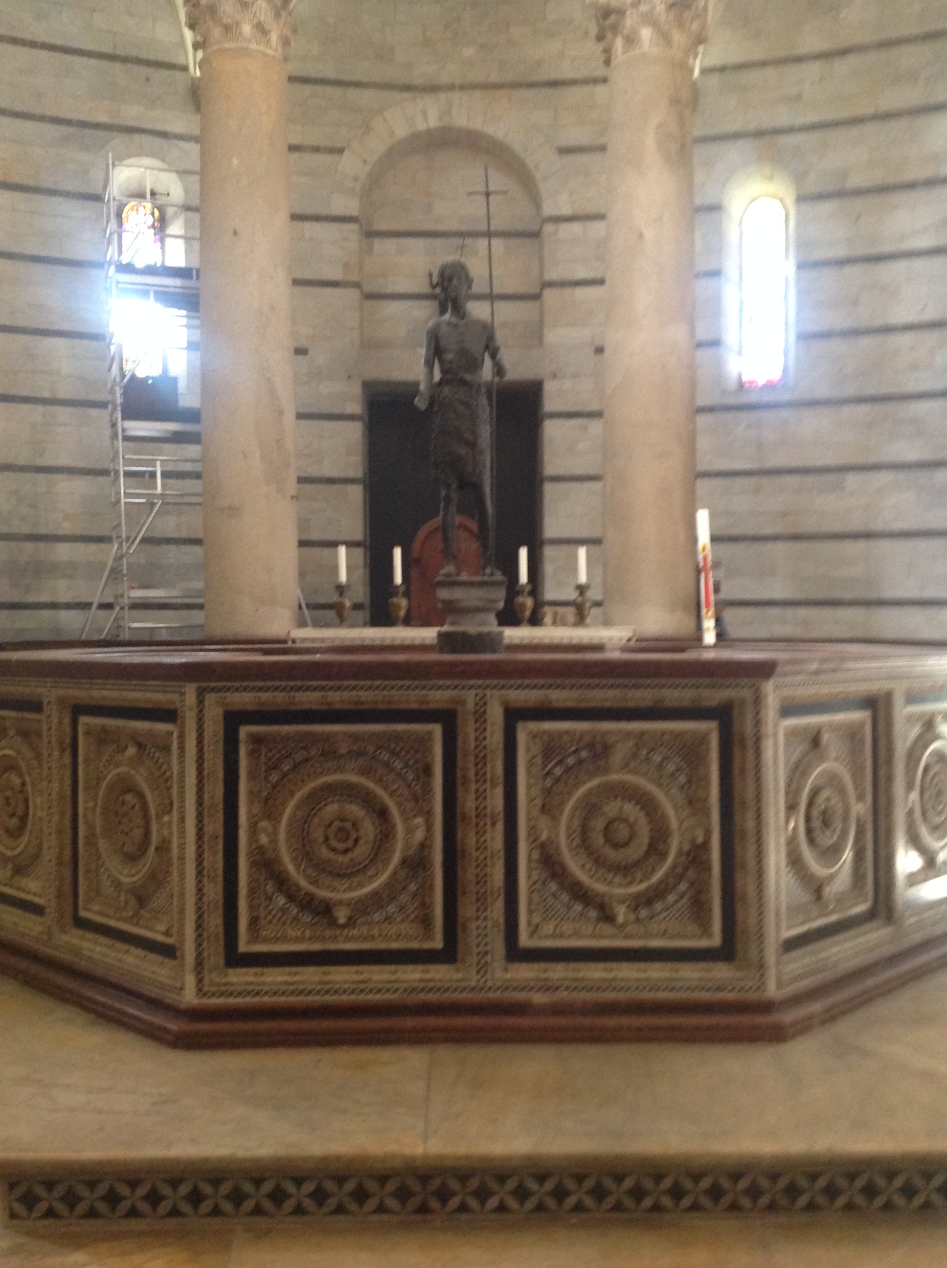 Pisa  baptistry interior